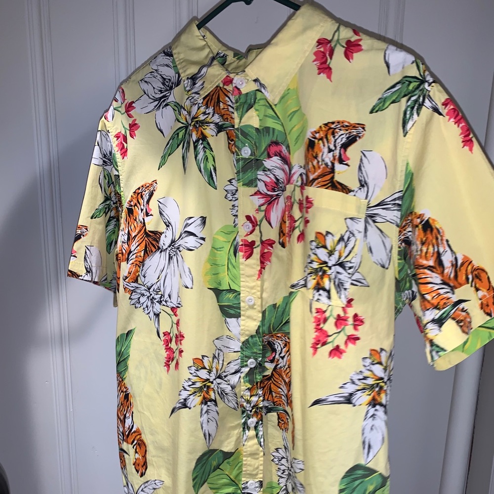 Pacsun Floral Short Sleeve Button Down Shirt